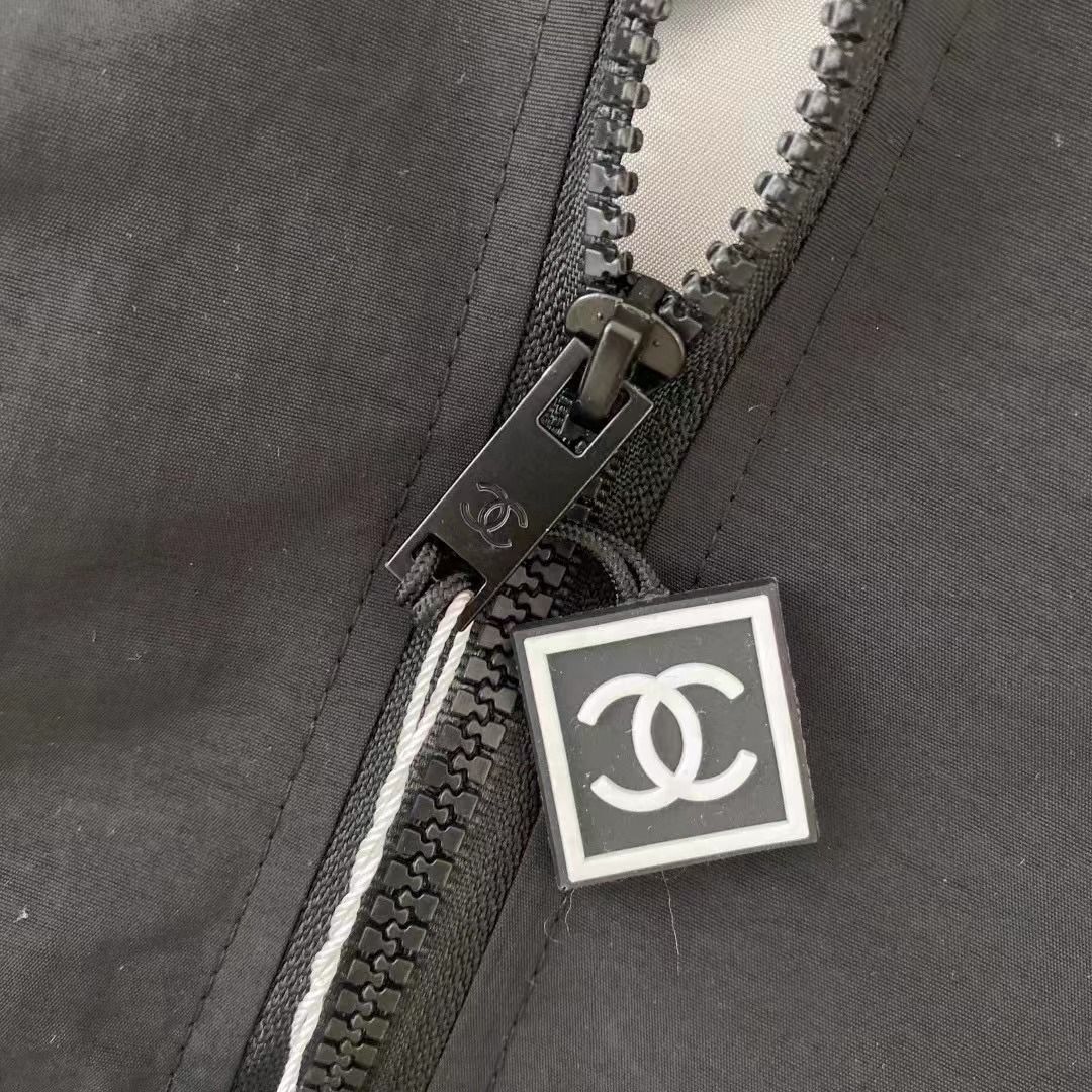 CHANELレトロ風インパクトカラーの連帽カーディガンコート