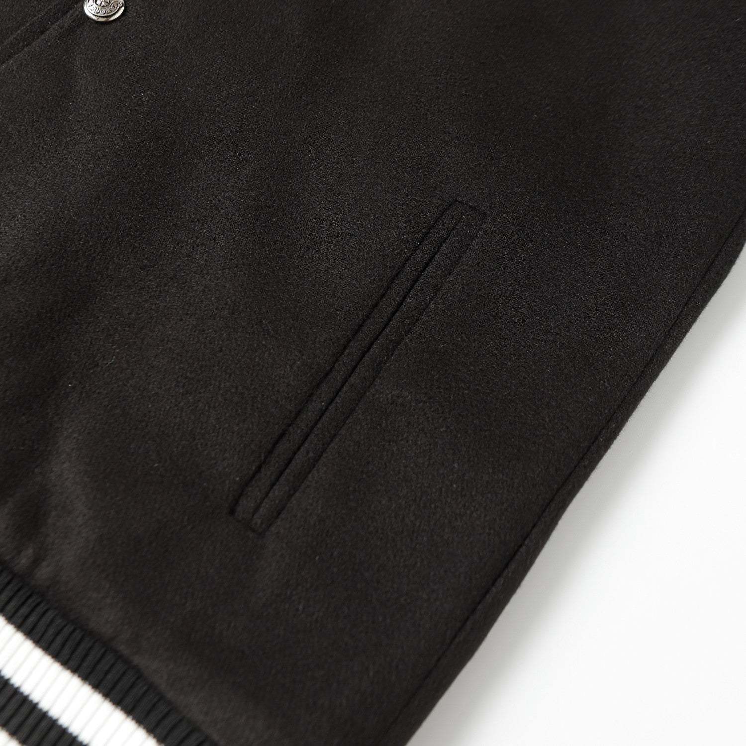 【Chrome Hearts】クロムハーツ クロス刺繍 レザースリーブ ブラック バーシティジャケット（スタジャン） ストリートスタイル