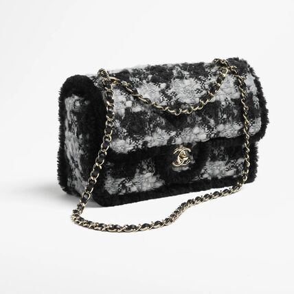 可愛いマルチカラー♡【CHANEL】ラージ フラップバッグ