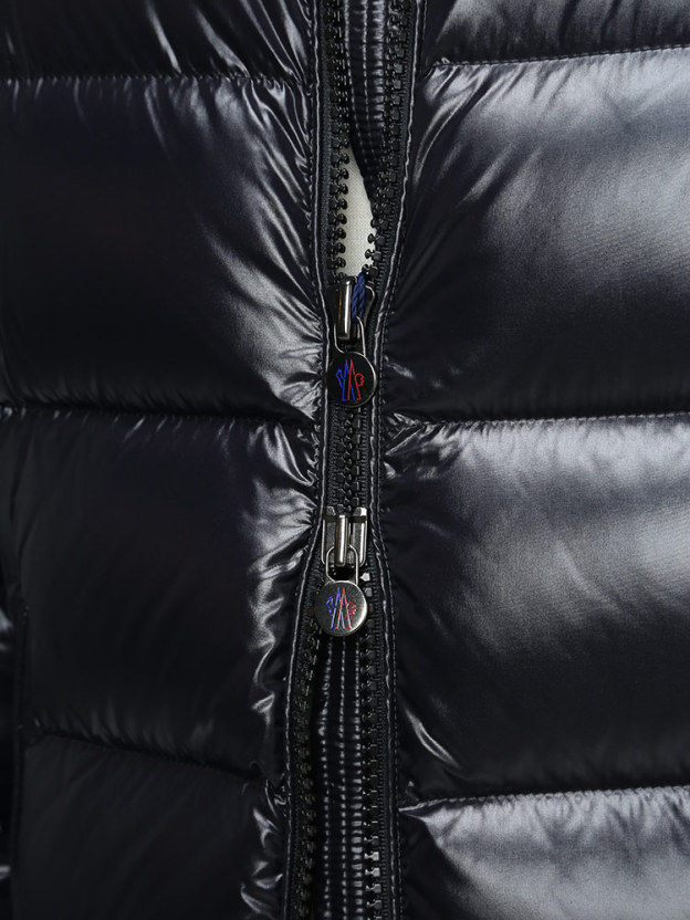 モンクレール ダウン メンズ MONCLER マヤ ブランド ダウンジャケット アウター ジャケット ブルゾン フード着脱 フルジップ Maya 定番 シンプル ショートダウン レギュラーフィット 紺 黒 MCMAYA2