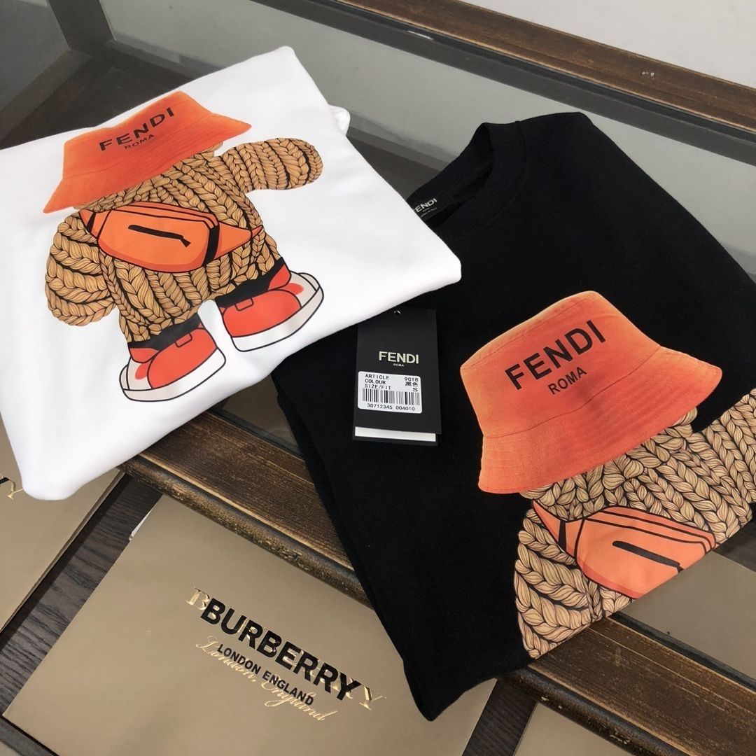 FENDI  パーカー フェンディ 可愛い クマプレント図案 丸首 英字プリント通勤 通学 春秋冬服 男女兼用