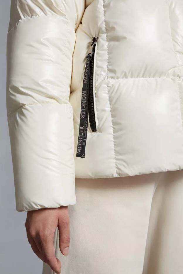 【MONCLERモンクレール】Paranaショートダウンジャケット