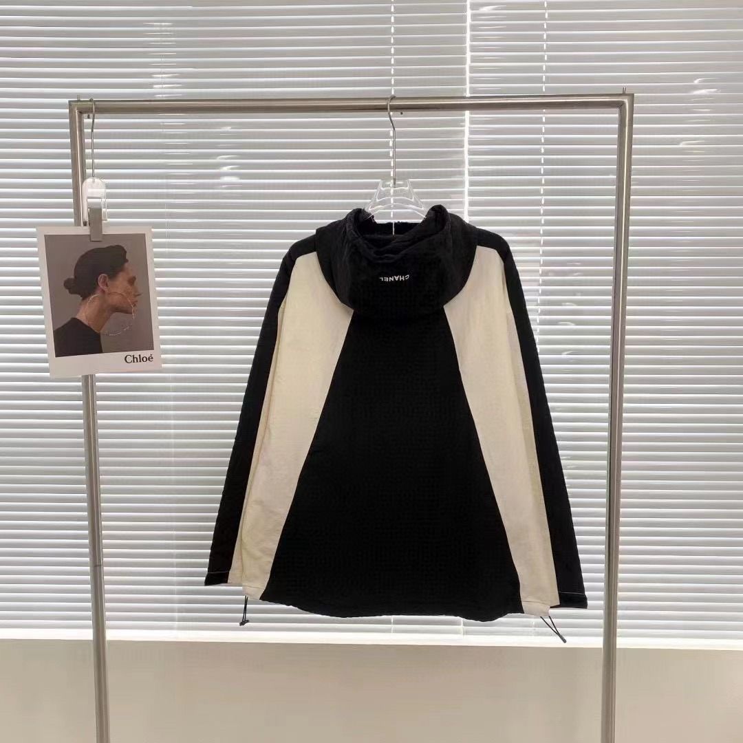 CHANELレトロ風インパクトカラーの連帽カーディガンコート