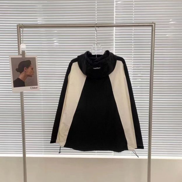 CHANELレトロ風インパクトカラーの連帽カーディガンコート