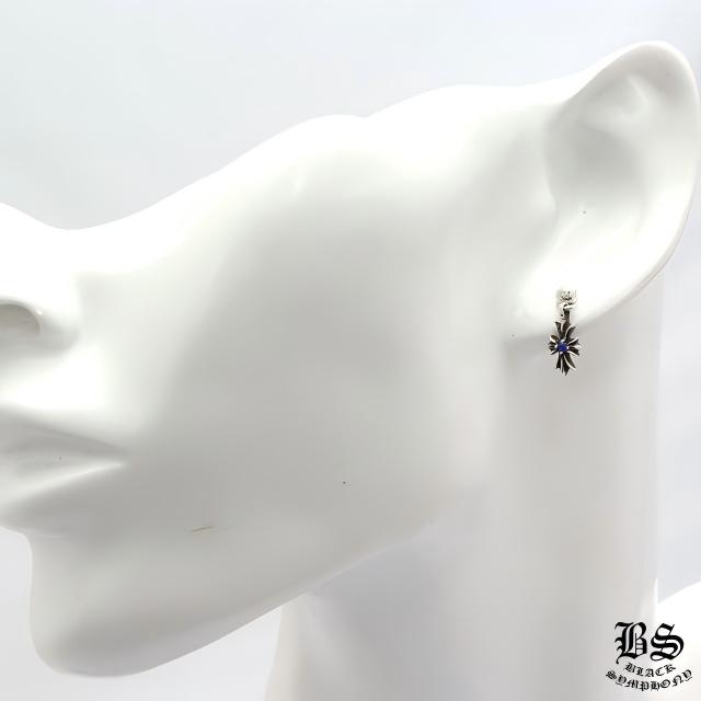 クロムハーツ タイニーE CHプラス ドロップイヤリングwithブルーサファイア(ピアス)