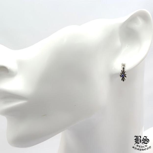 クロムハーツ タイニーE CHプラス ドロップイヤリングwithブルーサファイア(ピアス)