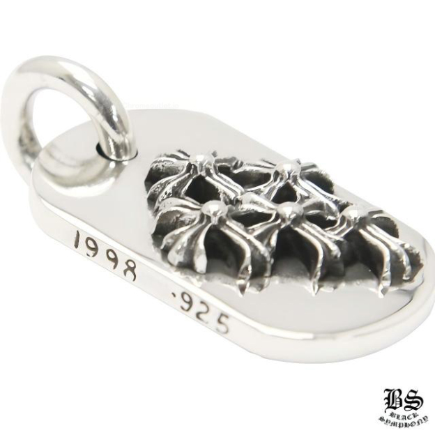 クロムハーツ レイズドセメタリークロスドッグタグ(スモール)