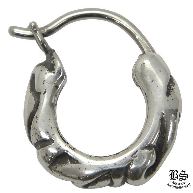 クロムハーツ タイニースクロールフープピアス