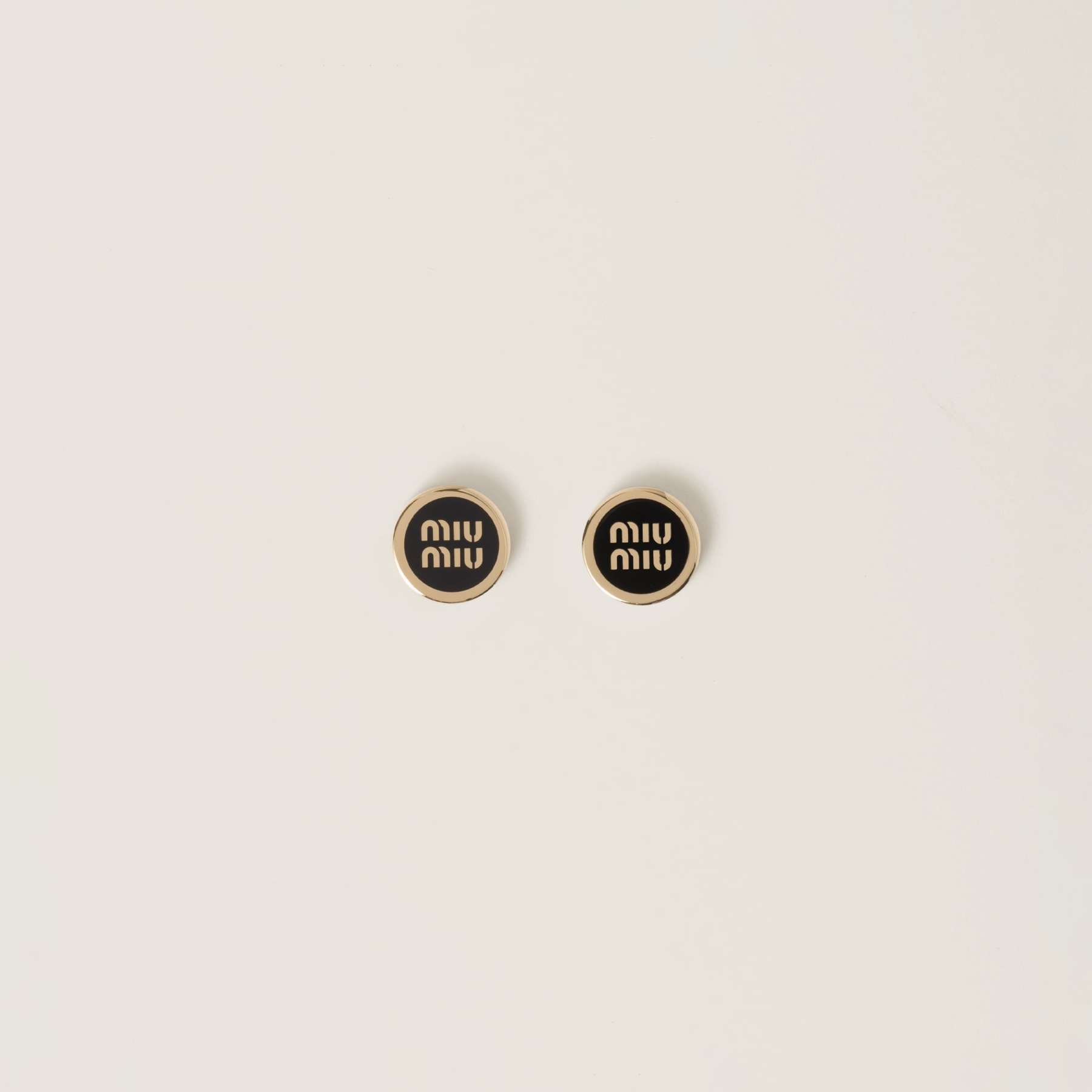 エナメルメタル ピアス