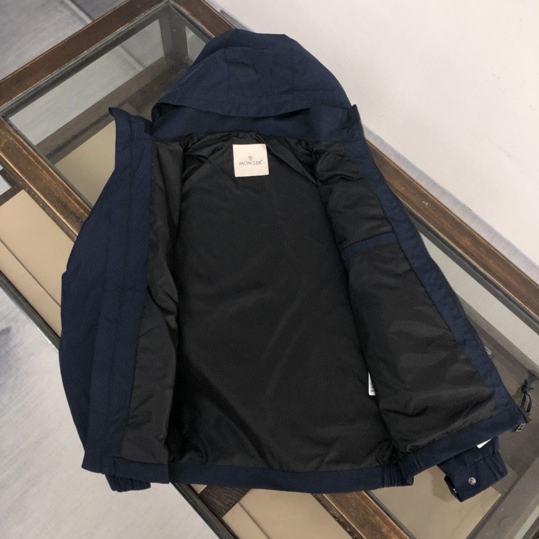 MONCLER春と秋の新作フード付きウインドブレーカージャケット