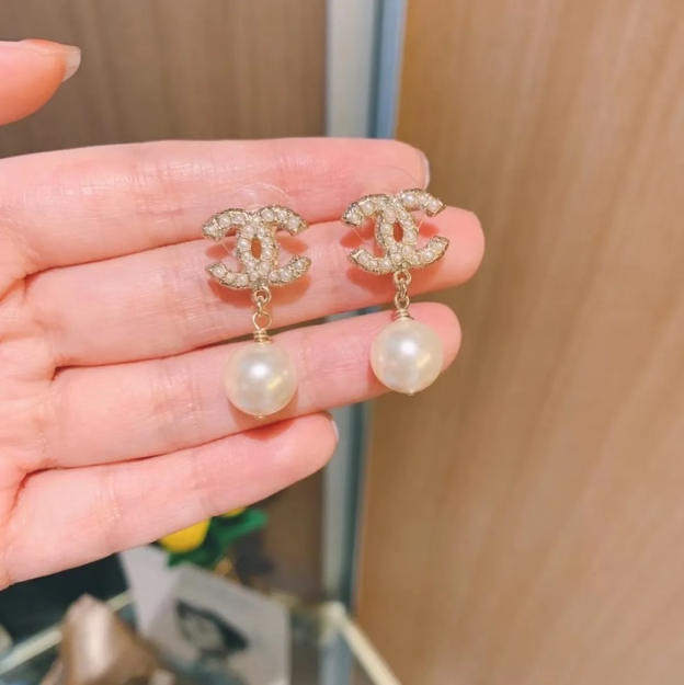 【国内発送/直営店】ゴールドパールピアス 2*3.4cm