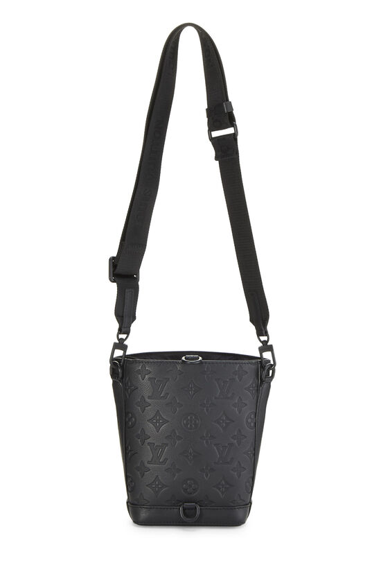 LOUIS VUITTON ルイ ヴィトン M82248 ノエ･スリング モノグラム･シャドウ カーフレザー メンズ ショルダーバッグ 斜め掛け ブラック-JAPAN DUTY FREE
