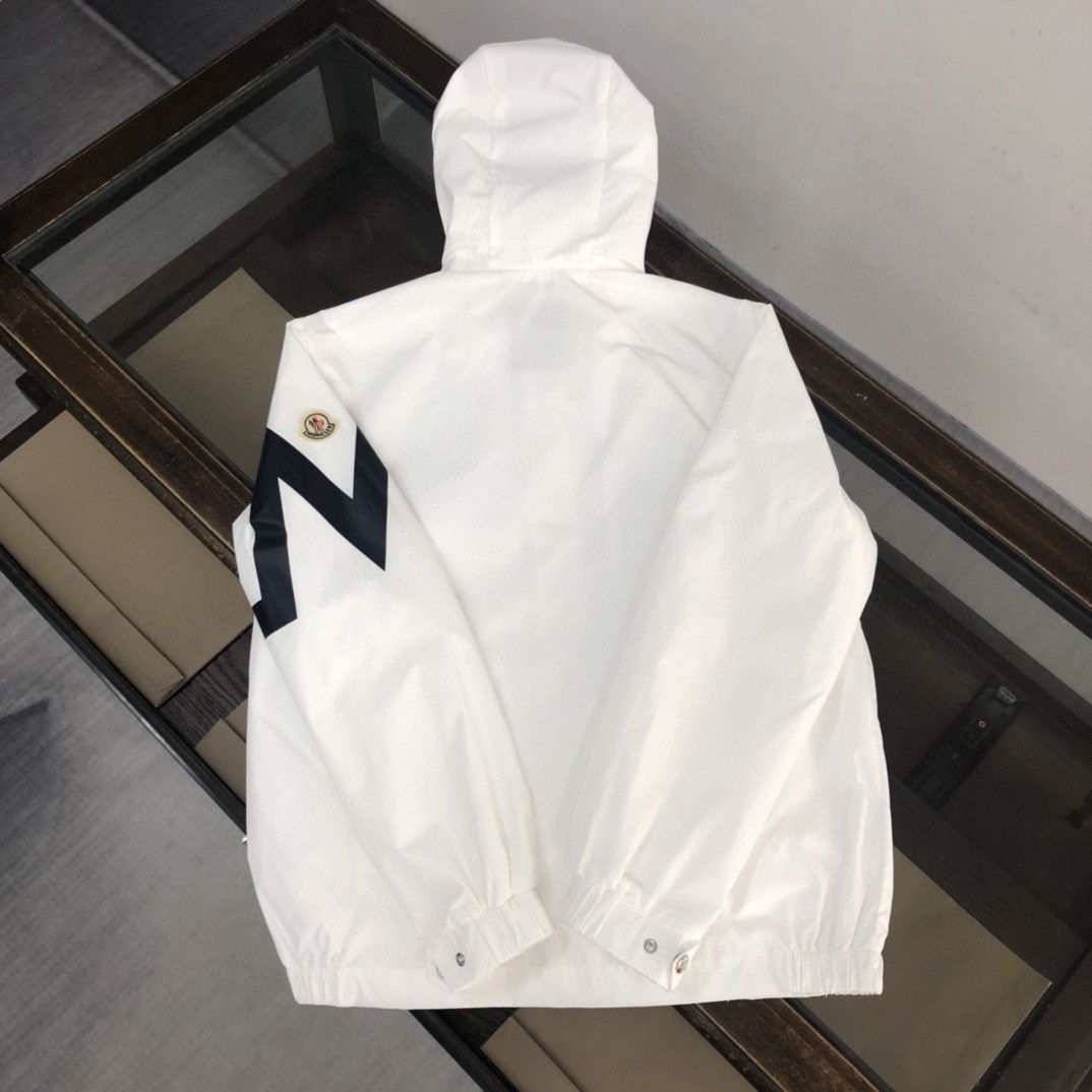 MONCLER春と秋の新作フード付きウインドブレーカージャケット