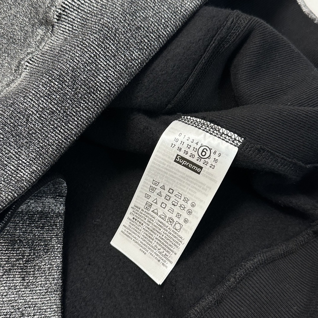 MM6 Maison Margiela Foil Box Logo Hooded Sweatshirt / メゾンマルジェラ フォイル ボックス ロゴ フーデッド スウェットシャツ