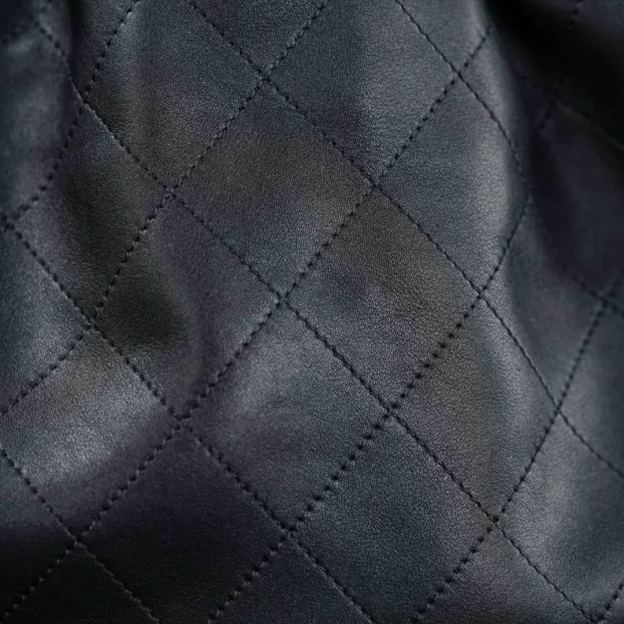  洗練のエレガンス【CHANEL】マキシ ホーボーバッグ (125996989)