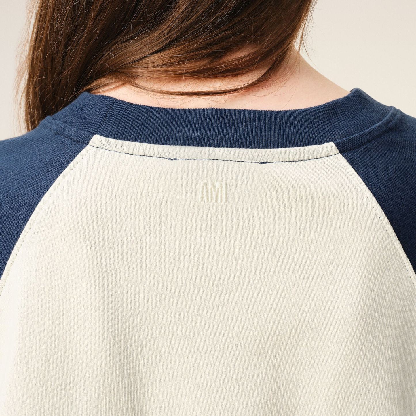 ホワイト＆ブルー コットン Ami De Coeur ニットパッチ Tシャツ