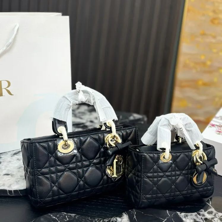 ★洗練デザイン【 DIOR 】LADY D-JOY スモールバッグ