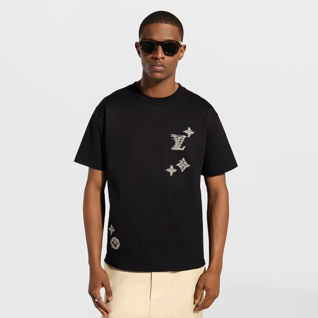 エンブロイダリー シグネチャーTシャツ-2026 – JAPAN DUTY FREE
