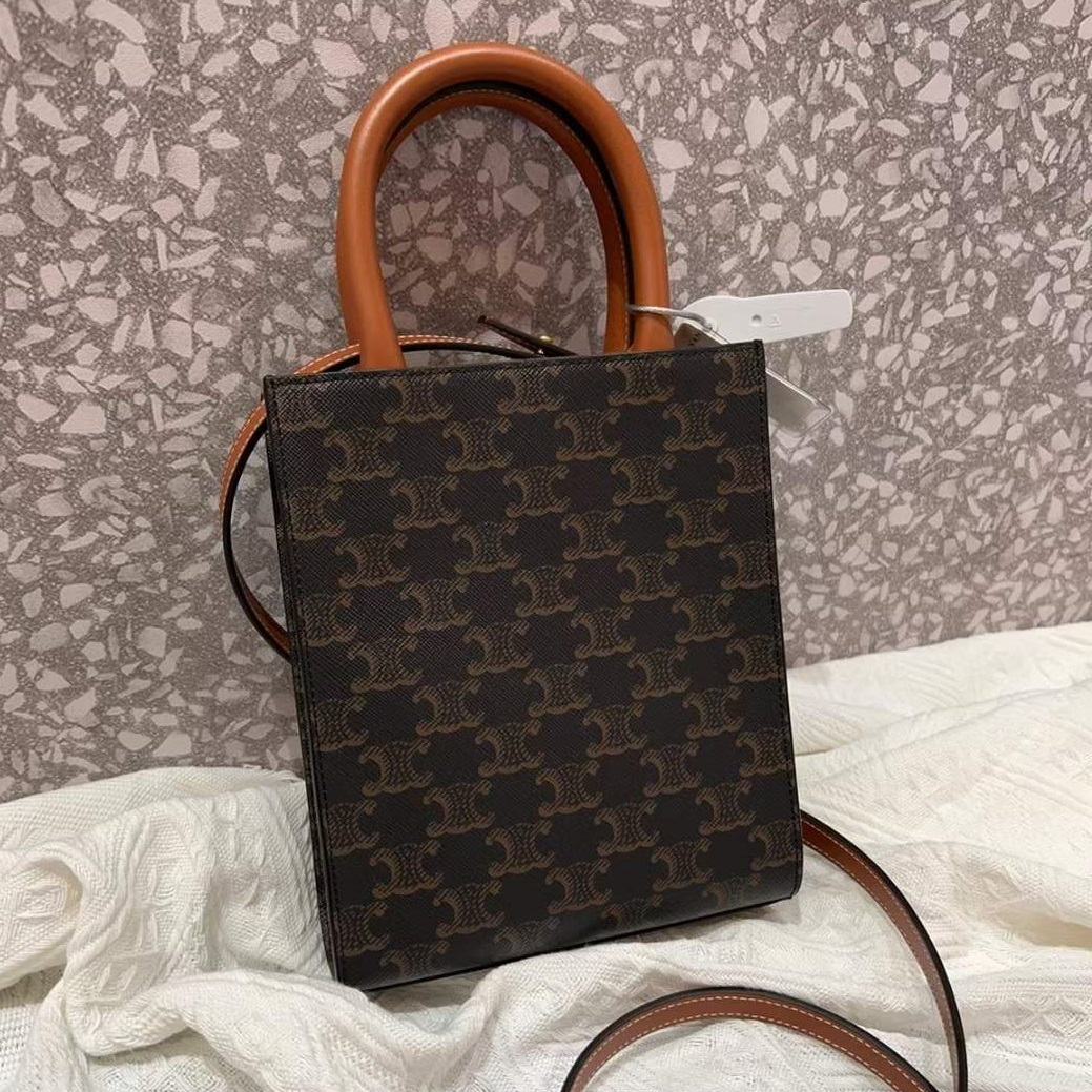 CELINE ミニ バーティカル カバ CELINEプリント