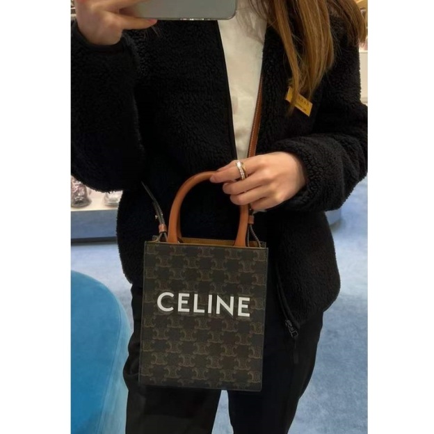 CELINE ミニ バーティカル カバ CELINEプリント
