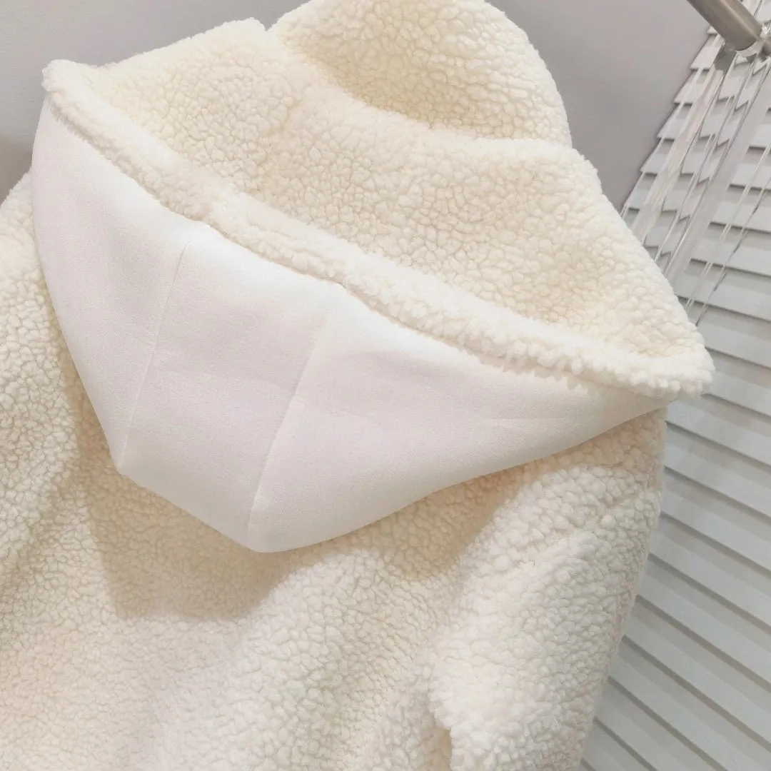 PRADA 高品質ラムウールのダウンジャケット セーター