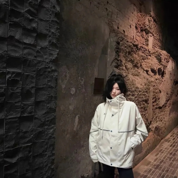 CELINE[青春の息吹]スポーツスタイルのジャケット