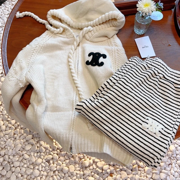 CELINE刺繍ロゴジャカード連帽ニットカーディガン