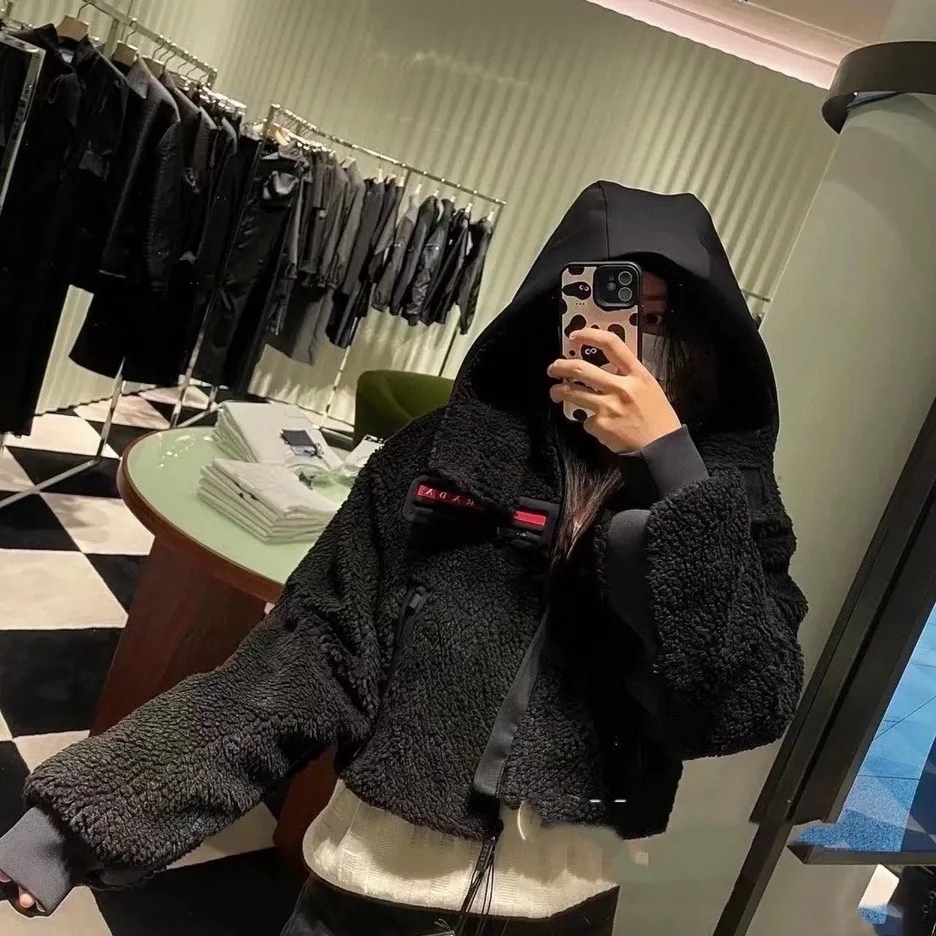 PRADA 高品質ラムウールのダウンジャケット セーター