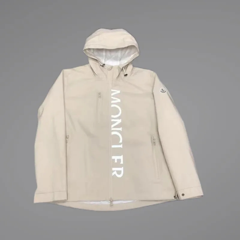 MONCLERアルファベット連帽綿入れのコート