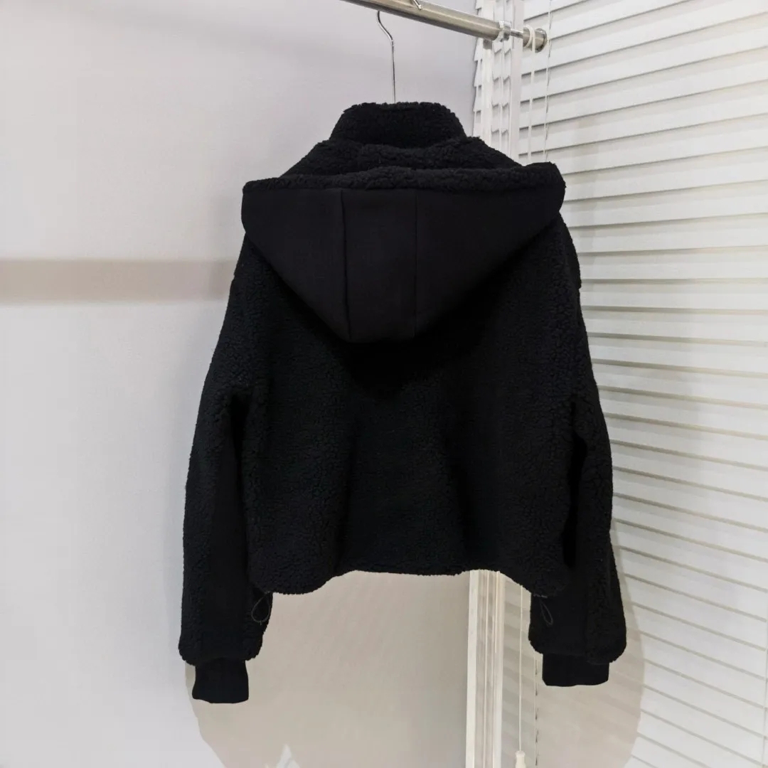 PRADA 高品質ラムウールのダウンジャケット セーター