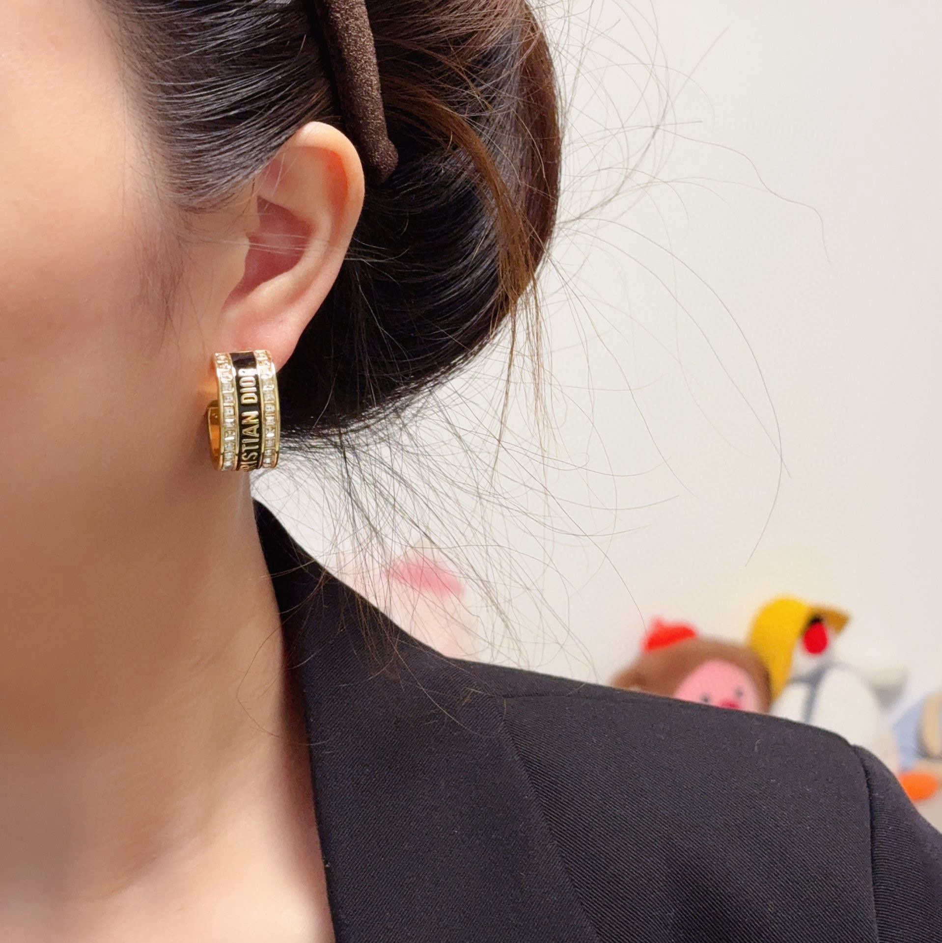ディオールのブラック＆ホワイト三合一ダイヤモンド半開口イヤリング