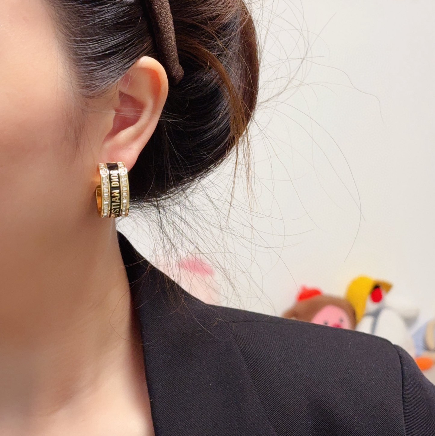 ディオールのブラック＆ホワイト三合一ダイヤモンド半開口イヤリング