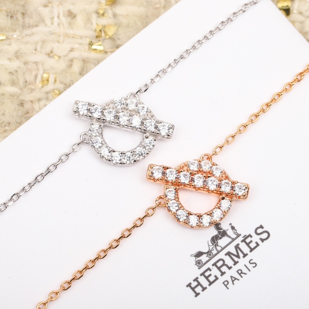 エルメスのピンクゴールドネックレス「フィネス」