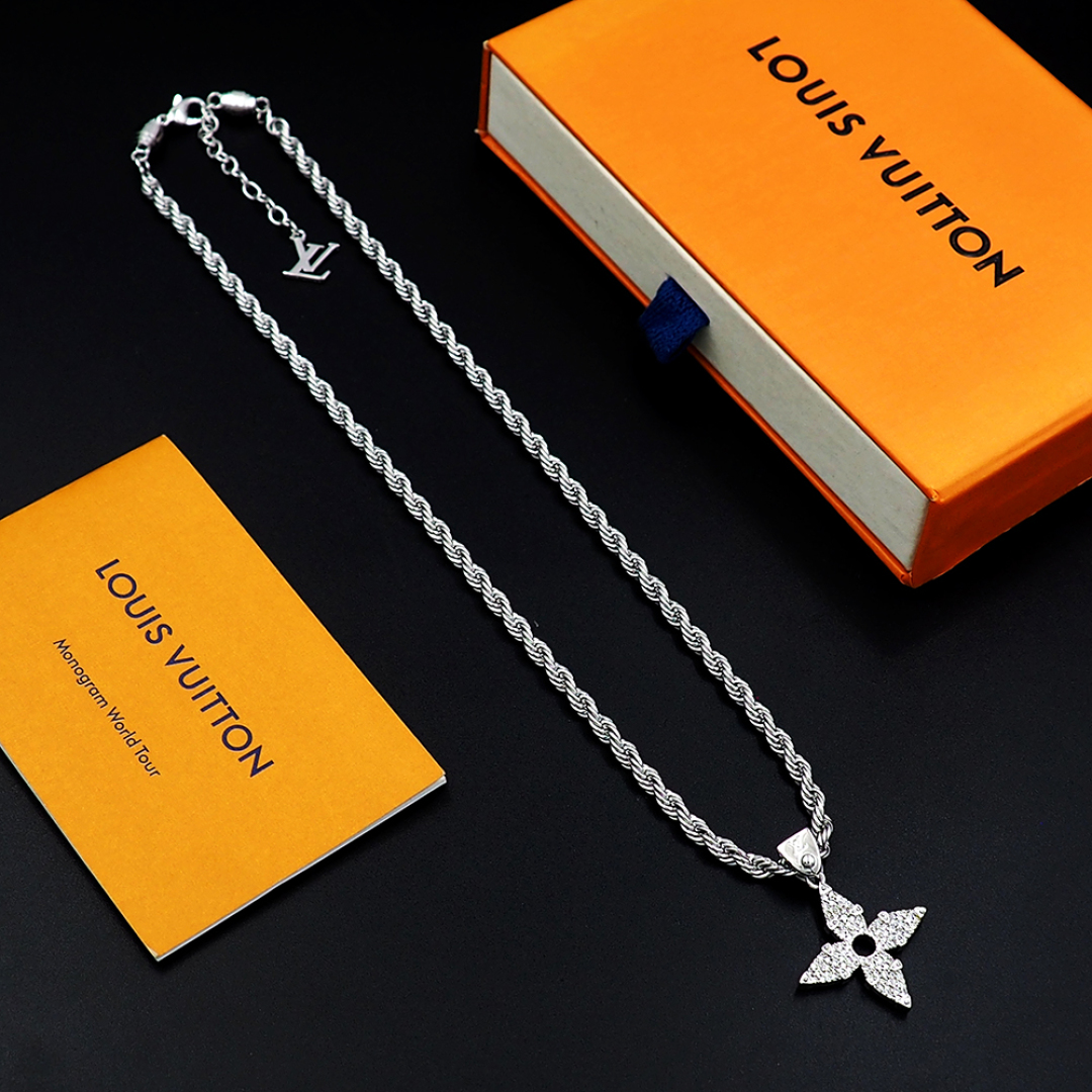 【国内発送/直営店】ネックレス·ペンダント・LV フラワー スタッズ