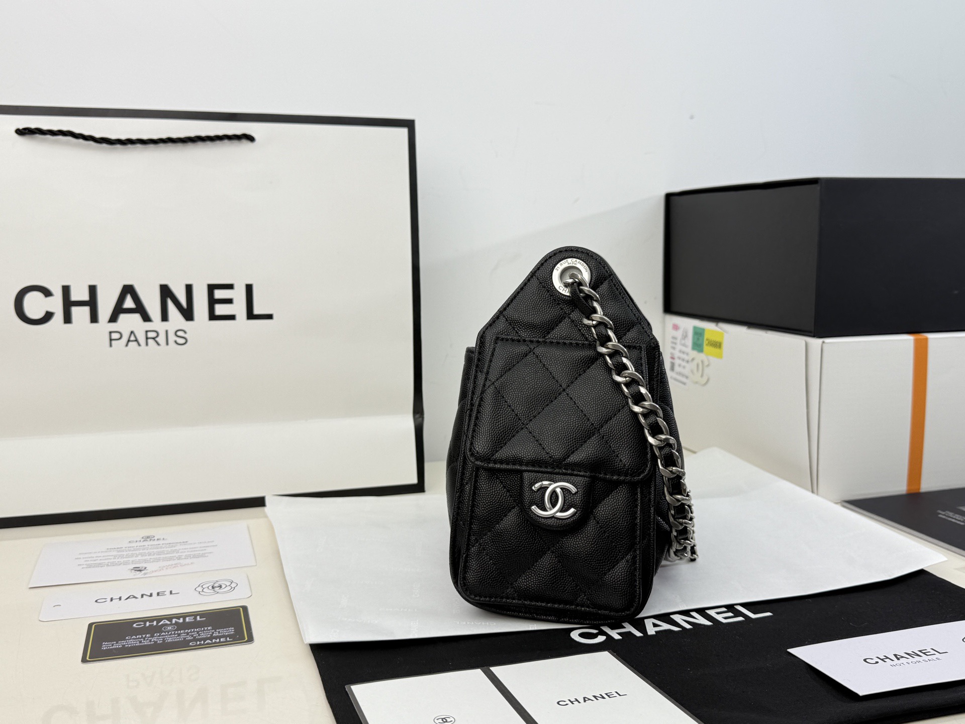 CHANEL（シャネル） × ショルダーバッグ・ポシェット（レディース）