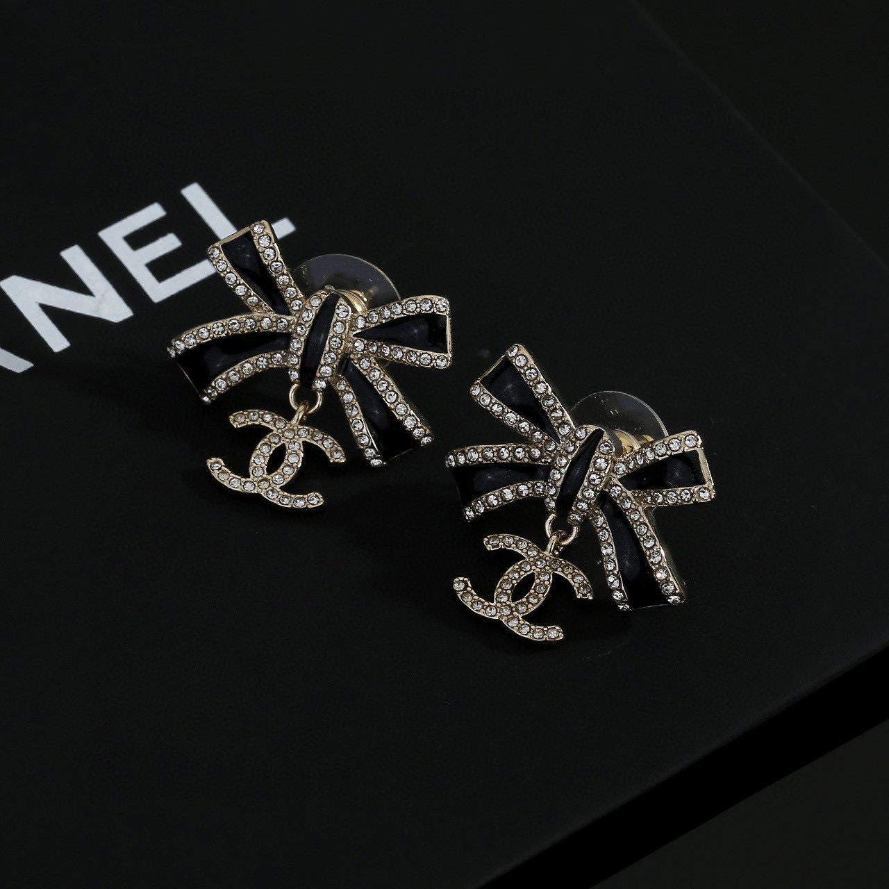 CHANEL (シャネル)【黒リボンシックで可愛い25B】CHANEL ピアス-JAPAN DUTY FREE