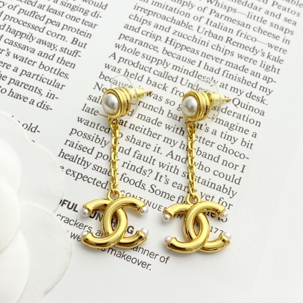 CHANEL パール＆ゴールド ダブルロゴ ピアス