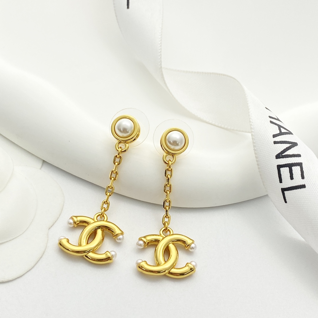 CHANEL パール＆ゴールド ダブルロゴ ピアス