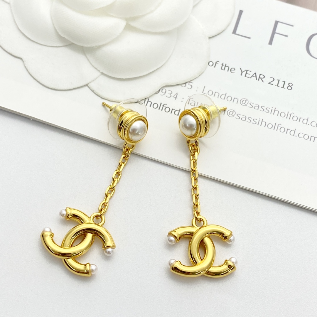 CHANEL パール＆ゴールド ダブルロゴ ピアス