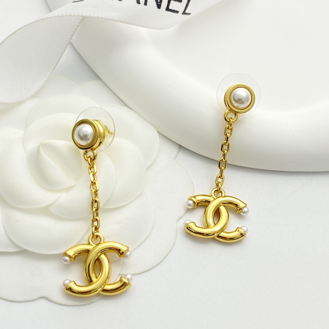 CHANEL パール＆ゴールド ダブルロゴ ピアス