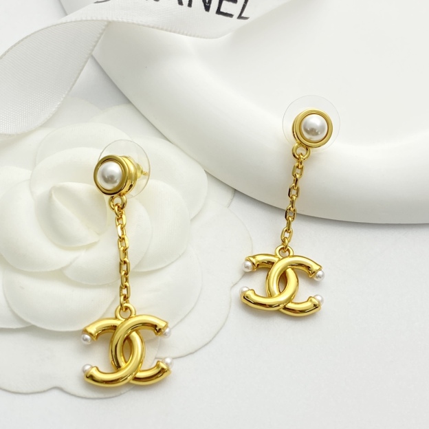 CHANEL パール＆ゴールド ダブルロゴ ピアス