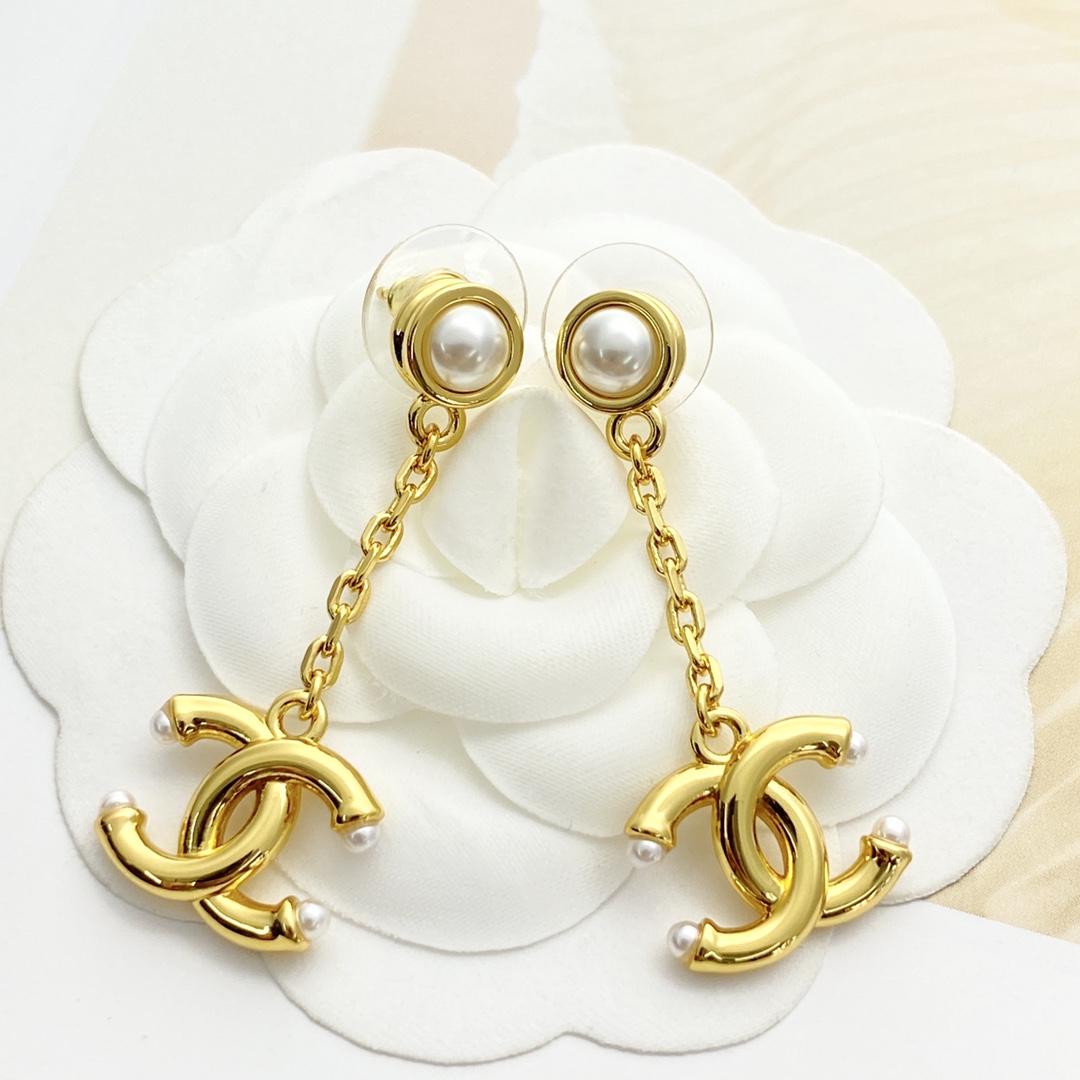 CHANEL パール＆ゴールド ダブルロゴ ピアス