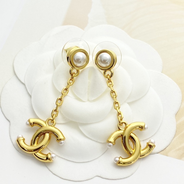 CHANEL パール＆ゴールド ダブルロゴ ピアス