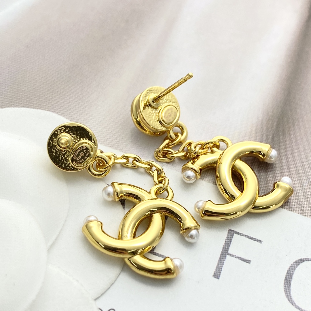 CHANEL パール＆ゴールド ダブルロゴ ピアス