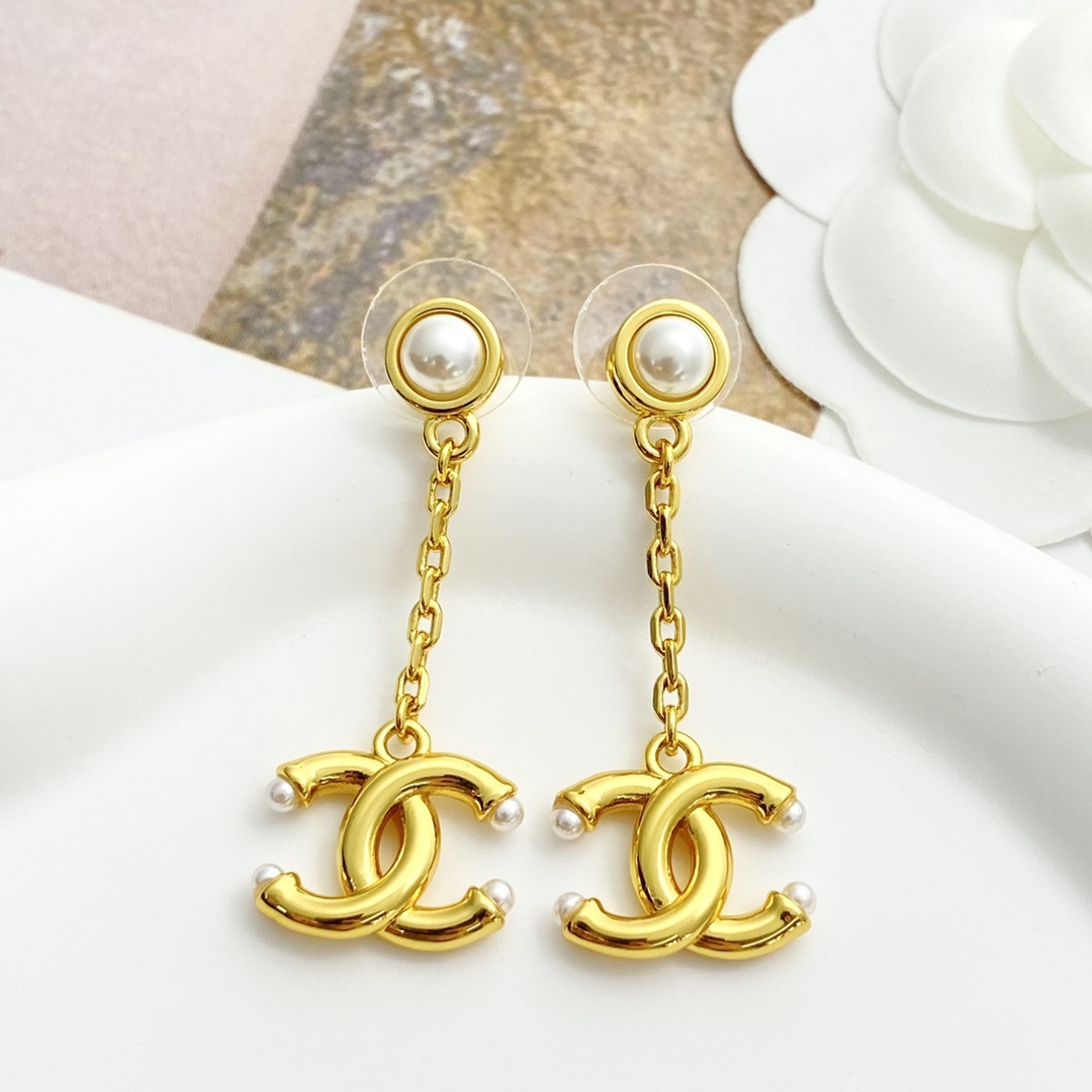 CHANEL パール＆ゴールド ダブルロゴ ピアス
