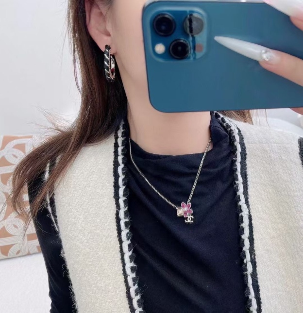 CHANEL インスパイア レザー&チェーン カフ式イヤリング 「CHAN 26」