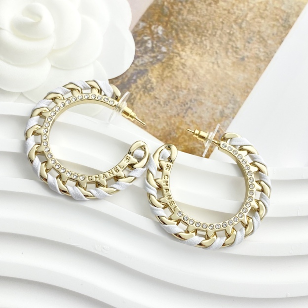 CHANEL インスパイア レザー&チェーン カフ式イヤリング 「CHAN 26」