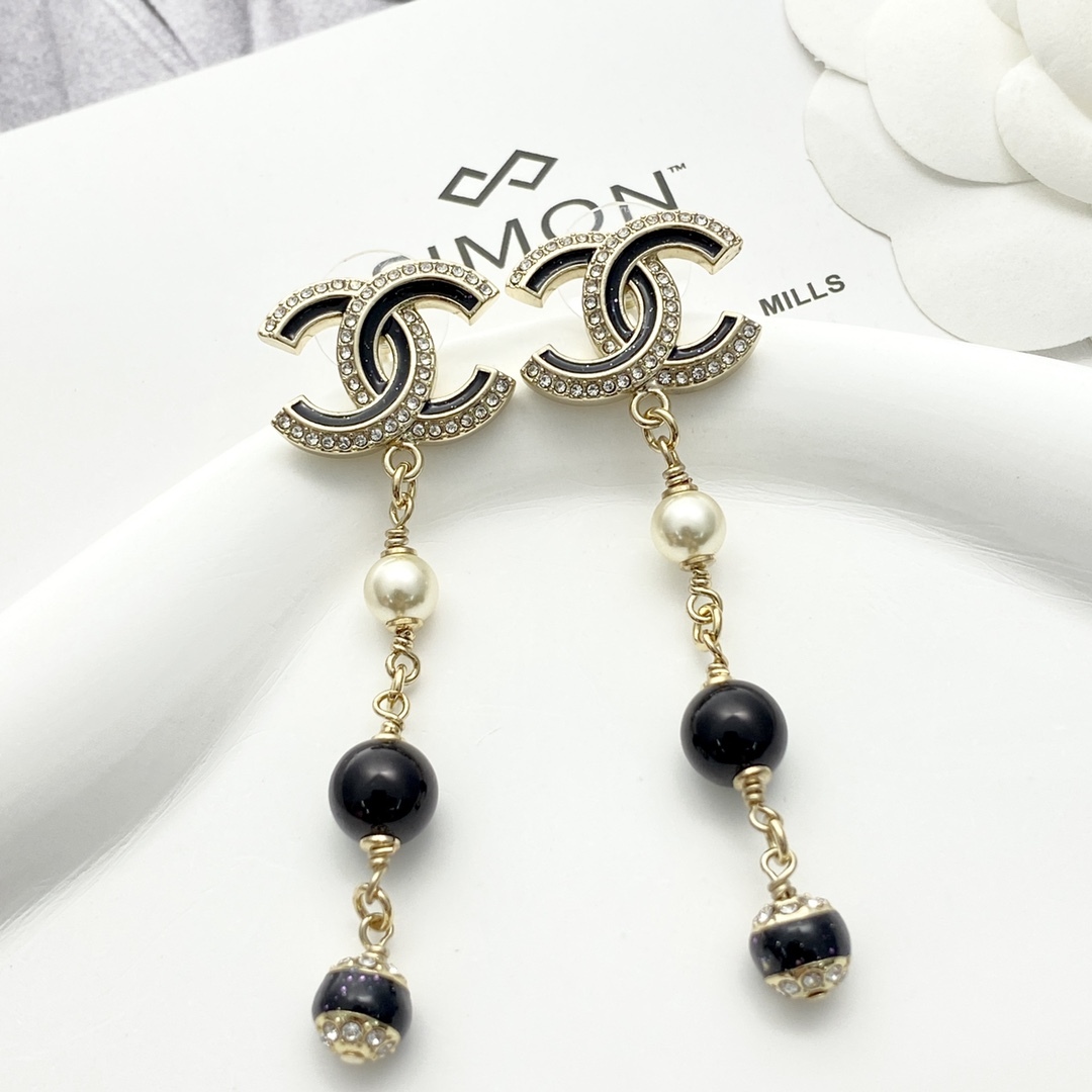 CHANEL ブラック&ゴールド ドリップエナメル フリンジピアス