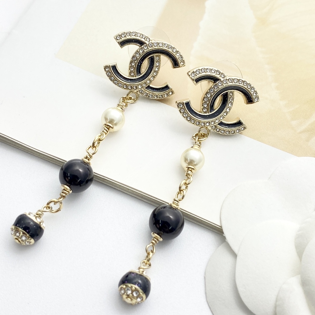 CHANEL ブラック&ゴールド ドリップエナメル フリンジピアス