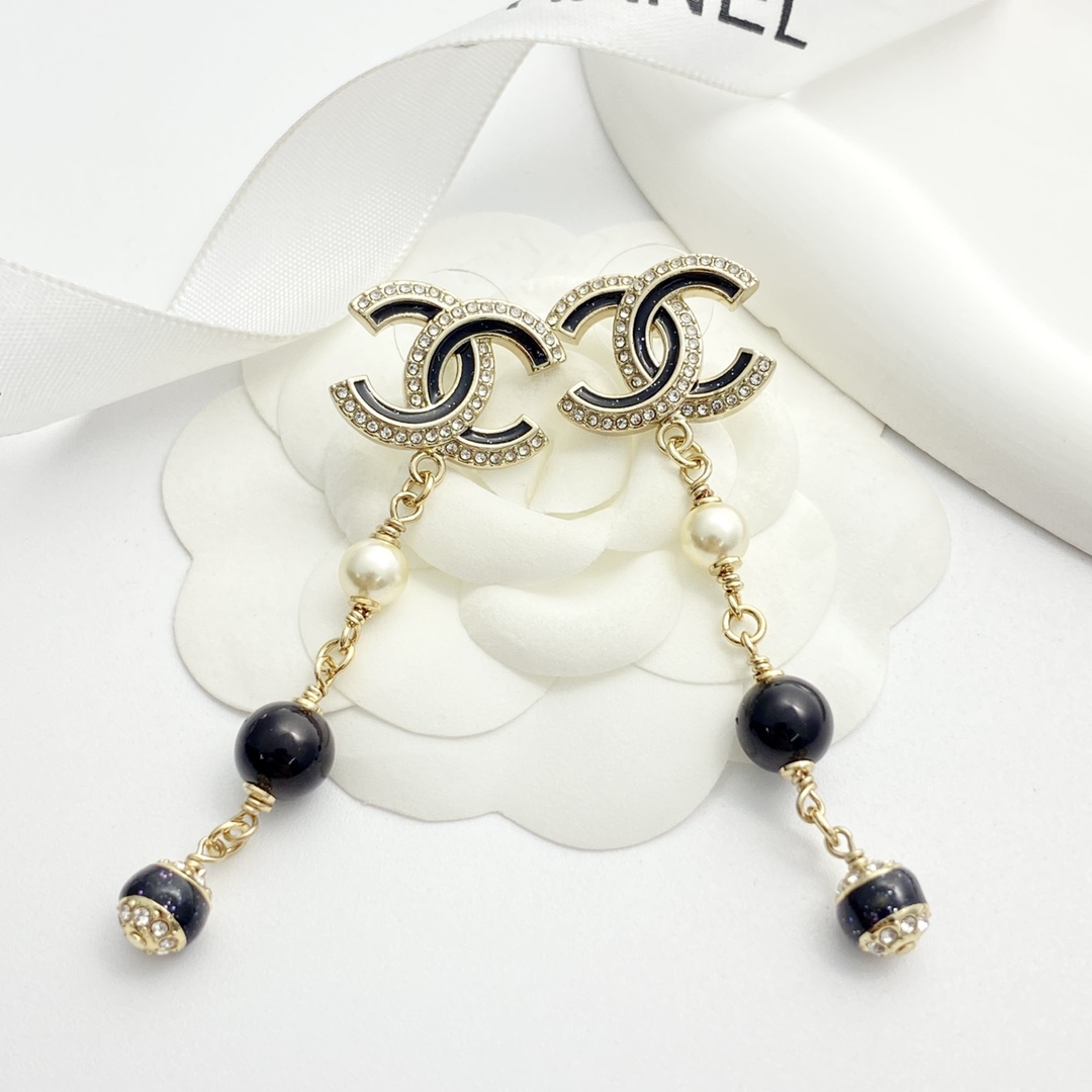 CHANEL ブラック&ゴールド ドリップエナメル フリンジピアス